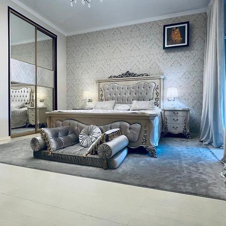 Luxury Design Apartments In The Center Of Kiev Ngoại thất bức ảnh