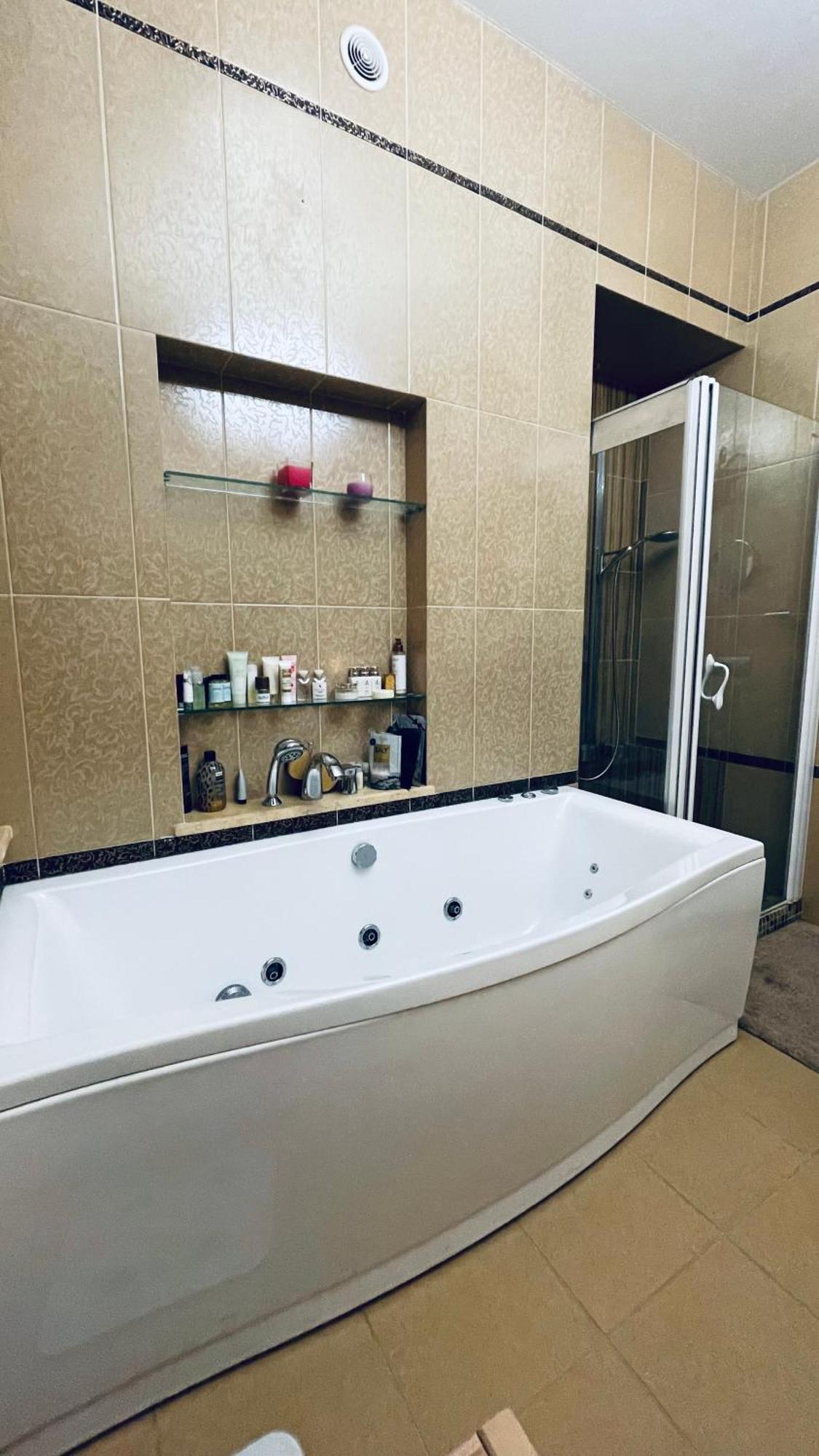 Luxury Design Apartments In The Center Of Kiev Ngoại thất bức ảnh